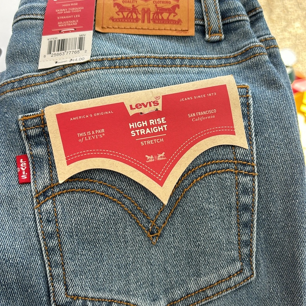 Levi's• Girls' High-Rise Straight Jeans - Medium Wash - Picture 14 of 14